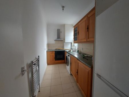 3 bedroom end of terrace house to rent - Photo 3