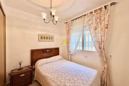 5-BEDROOM TRIPLEX FOR RENT IN TORRE DE LA HORADADA - ALICANTE - Foto 4
