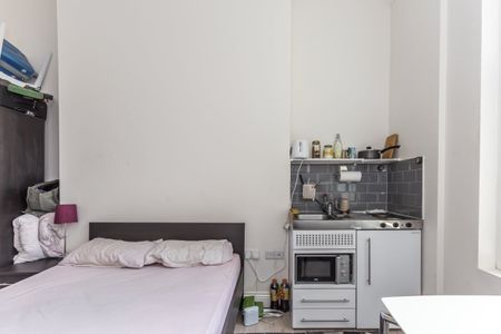 flat to rent - Photo 2