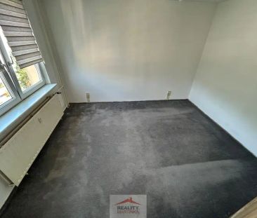 Pronájem bytu 3+1 s lodžií a komorou Vsetín, ul. Okružní - Photo 1