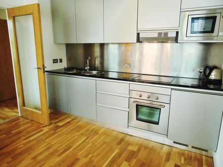 2 bedroom flat to rent - Photo 4