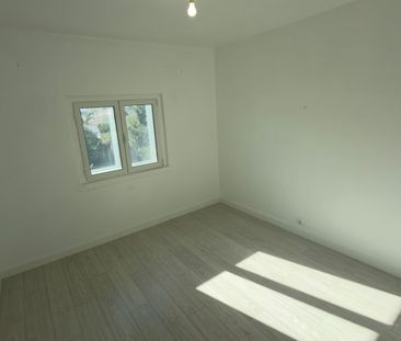 APARTAMENTO T2 + 1 + PEQUENO JARDIM MURTAL PAREDE | A MINUTOS PRAIA... - Photo 3
