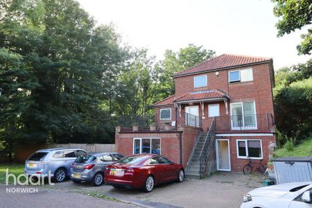 1 bedroom in a house share to rent - Photo 4