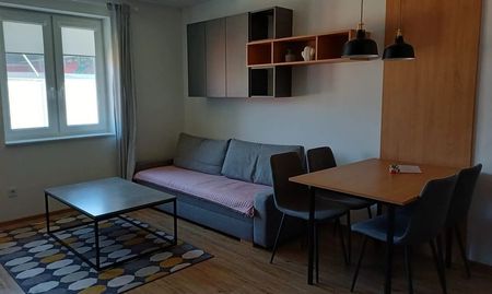 Na prenájom 2 izbový byt zrekonštruovaný, Športová, Trnava. - Photo 2