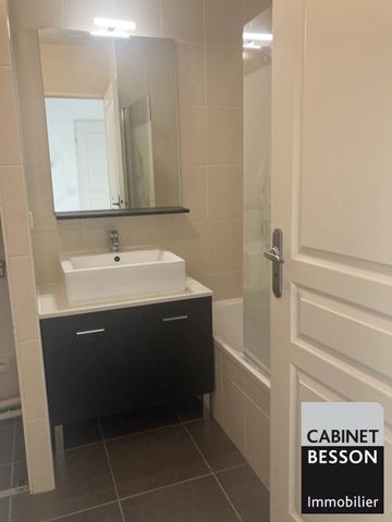 Location Appartement 2 pièces 43m² ST ISMIER 38330 - Photo 4