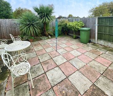 Corbets Tey Road, Upminster, RM14 - Photo 1