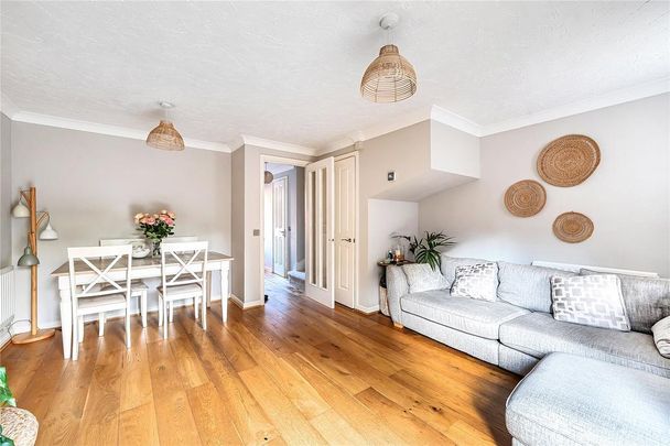 2 bedroom end of terrace house to rent - Photo 1