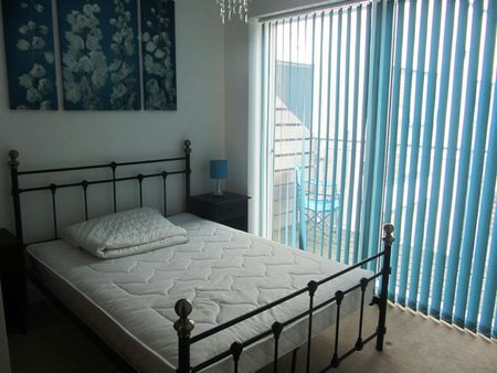 Flat to rent on - Photo 3