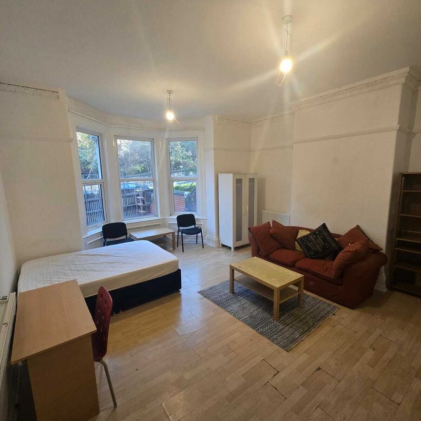 Woodsley Road, Leeds, LS3 1DU - Photo 1