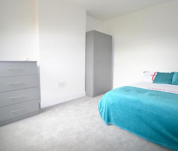 4 bedroom detached house to rent - Photo 2