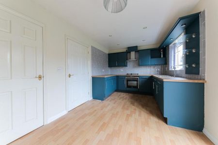 4 bedroom detached house to rent - Photo 4