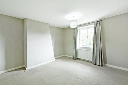 4 bedroom detached house to rent - Photo 4