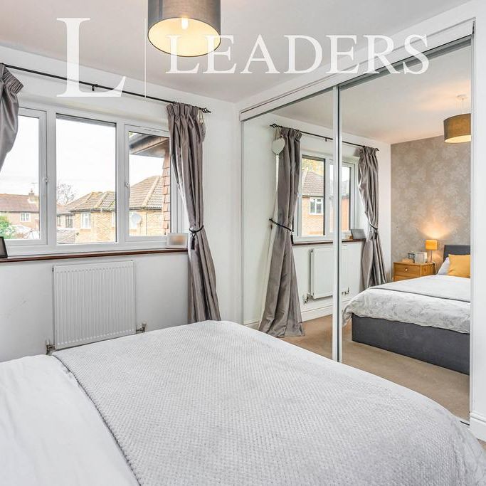 4 bedroom detached house to rent - Photo 1