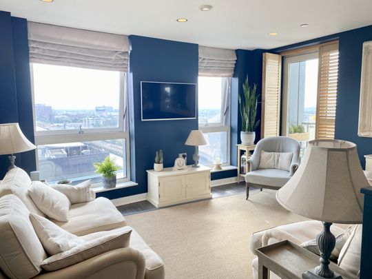 Blue, Medacity Uk, SALFORD - Photo 1