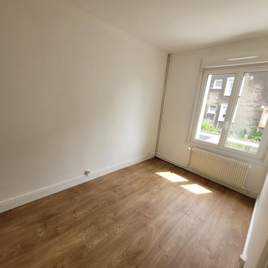 Location Appartement 3 pièces 45m² BOULOGNE SUR MER 62200 - Photo 1