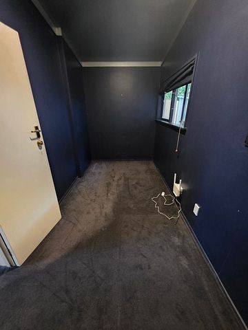 Tidy, secluded central city apartment in Linton st - Photo 4