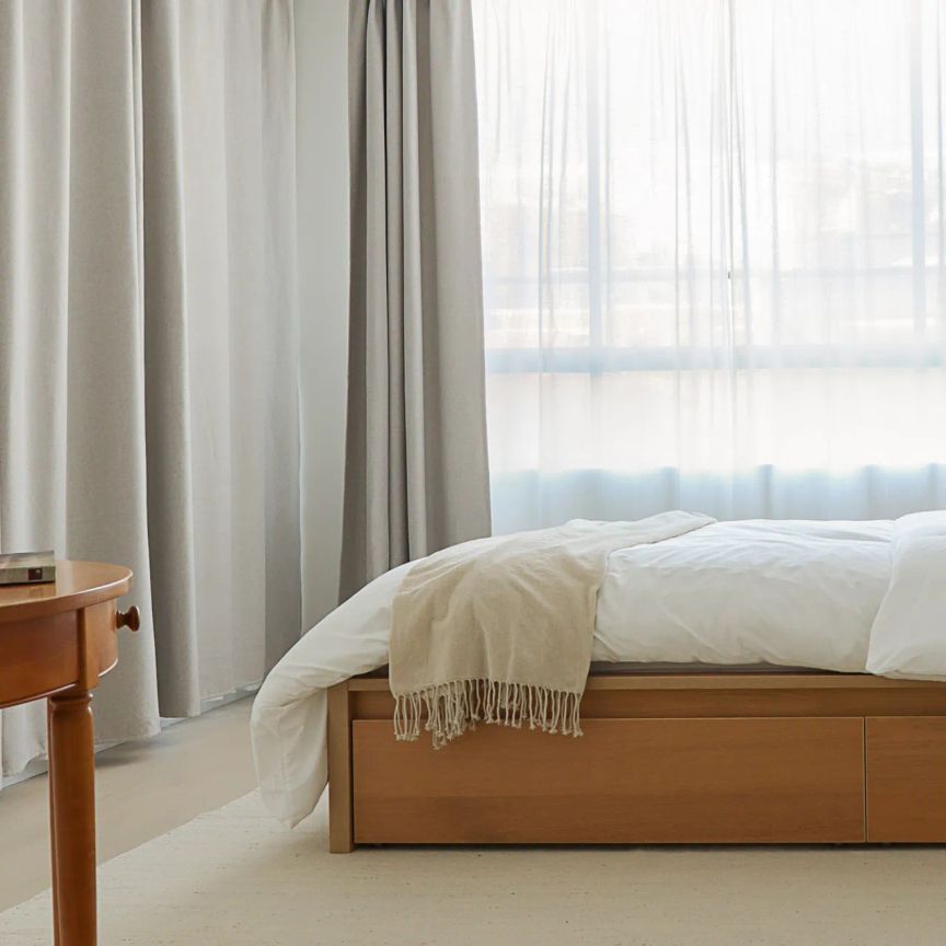 Fully Furnished Stylish Warehouse Conversion in the Sought-After 'Amberwood' Complex - Photo 1