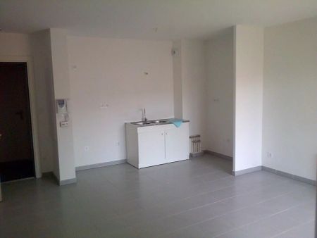 location Appartement T2 DE 46.9m² À LA SEYNE SUR MER - Photo 3