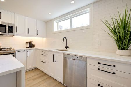 For Lease - 1456 Olga Drive Unit# 1, Burlington, Ontario - Photo 2