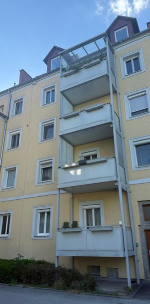 2-Raum-Wohnung in unmittelbarer Nähe der Erholungsoase Donaulände Urfahr im 4. Stock **Lift vorhanden** - Photo 1