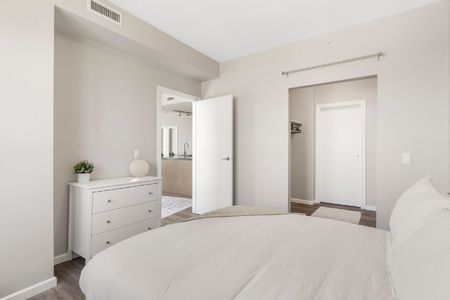 2301-210 15 Ave SE - Photo 5