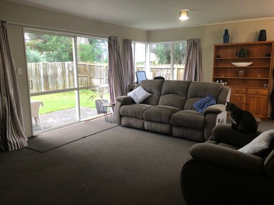 Beachlands, 3 Bedroom in Original Beachlands - Photo 1