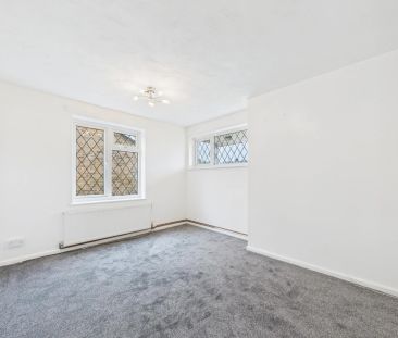 Clean slate! - 2 Bedroom renovated Bungalow - Photo 1