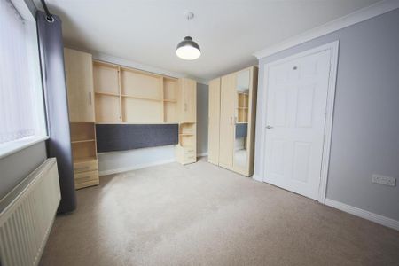 4 bedroom terraced house to rent - Photo 4
