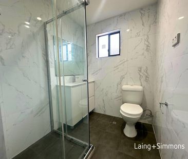 Charming three-bedroom family home in convenient location - Photo 2