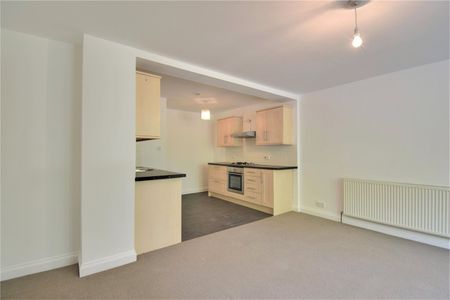 North Approach, Watford, Hertfordshire, WD25 - Photo 5