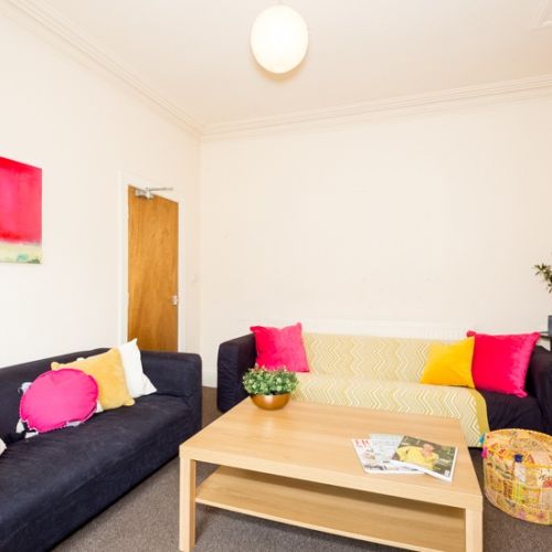 183 Cardigan Road, Hyde Park, Leeds, LS6 1QL - Photo 1