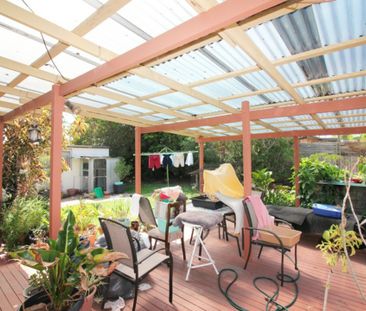 Ideal Family Home - Photo 6