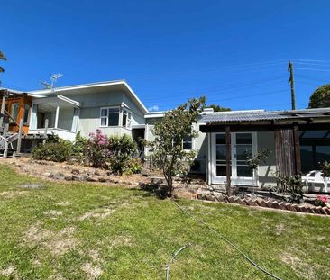 DIAMOND HARBOUR - TWO BEDROOM, SLEEPOUT, SEA VIEWS - Photo 4