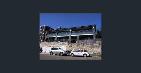 COASTAL APARTMENT WITH VIEWS - Photo 3