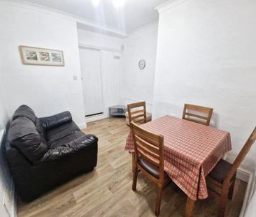 4 bedroom terraced house to rent - Photo 3