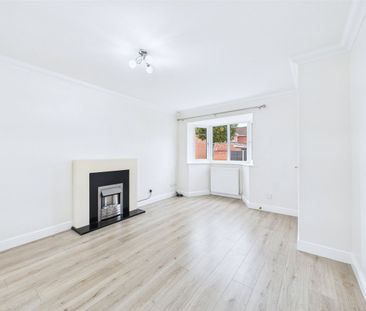 Long Field Drive, Edenthorpe, Doncaster, DN3 - Photo 1