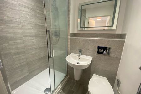 Edinburgh Gate - Photo 5