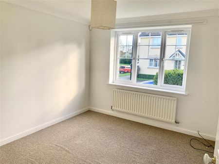 4 bedroom detached house to rent - Photo 3