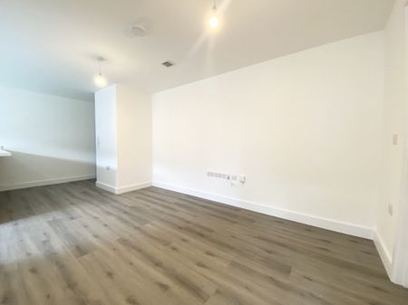 2 bedroom apartment - Photo 2