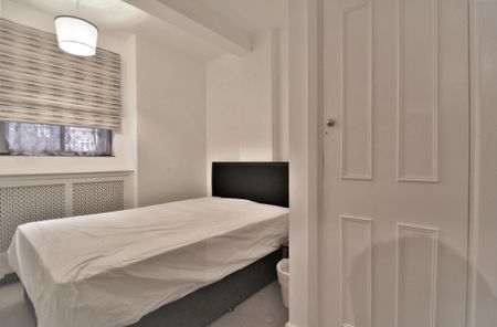 Latymer Court, Hammersmith Road, Hammersmith, London, W6 - Photo 5