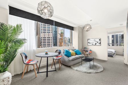 BEAUTIFULLY PRESENTED ONE BEDROOM IN CBD | Furnished - Photo 2