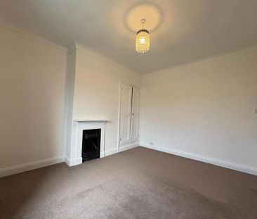 4 bedroom terraced house to rent - Photo 5