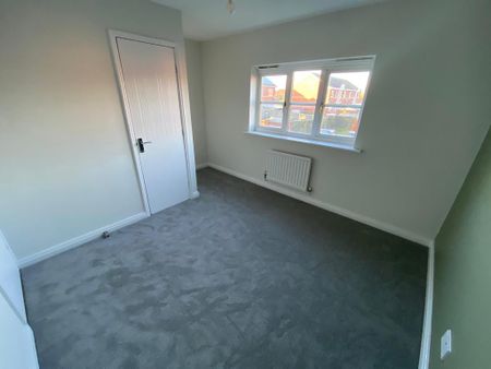 2 bedroom semi-detached house to rent - Photo 4