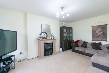 2 bedroom detached bungalow to rent - Photo 2