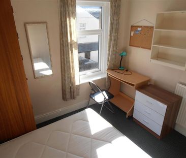 4 bedroom private hall to rent - Photo 6