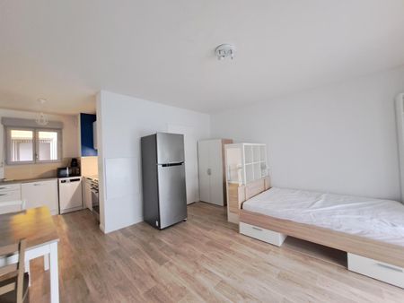 Location Appartement 1 pièce 34m² ST PIERRE DES CORPS 37700 - Photo 2