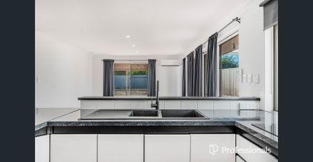 Stunning 4-bedroom, 2-bathroom house in Alexander Heights! - Photo 5