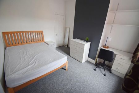 4 bedroom house share to rent - Photo 4