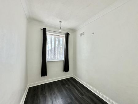 3 bedroom House To Let - Photo 3