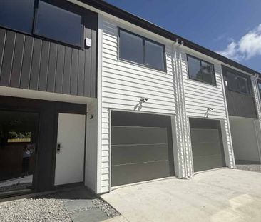 Lovely 3 Bedroom Home - Photo 4